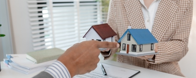 how to buy and sell house at same time